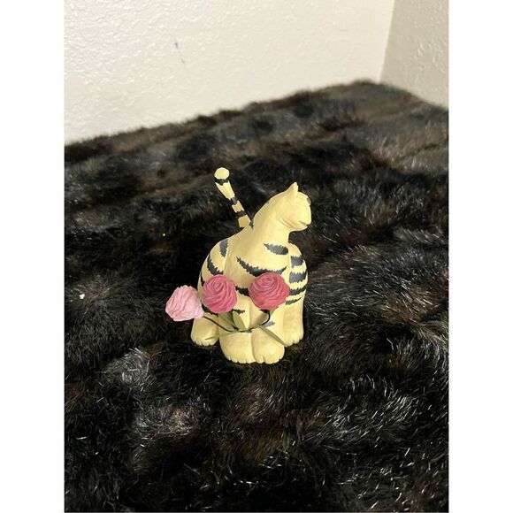 Williraye Studio Cat bashful love Cat  Figurine - Picture 2 of 4